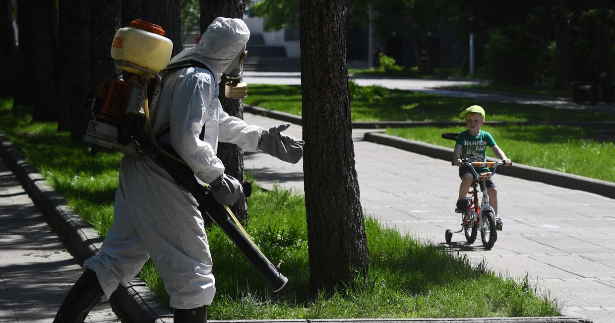 Дезинфекция в парке, Новосибирск