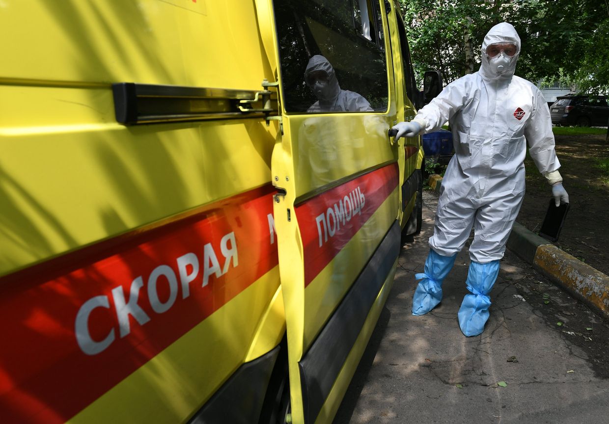 Работа бригады скорой помощи в Москве