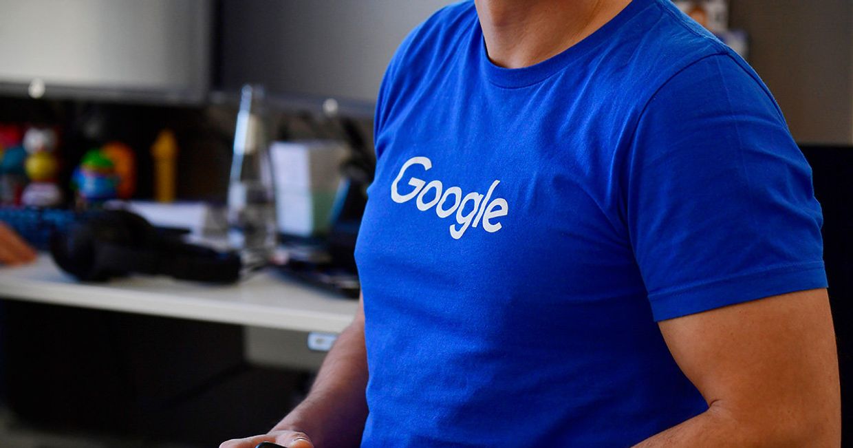 Сотрудник Google в офисе компании в Берлине