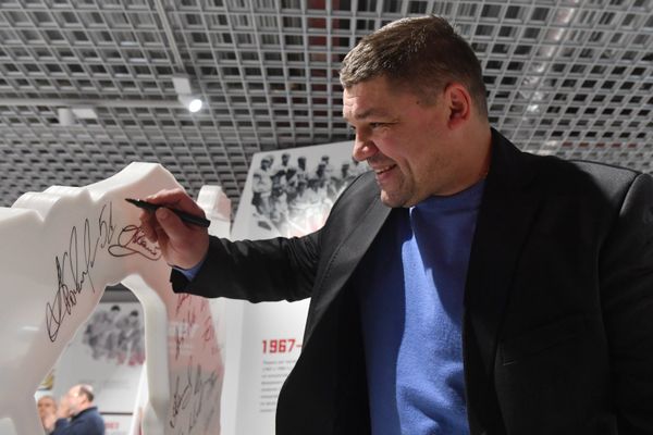 Хоккеист Андрей Коваленко Хоккеист Андрей Коваленко