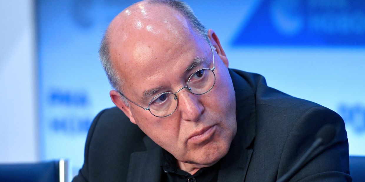 Немецкий политик Грегор Гизи во время пресс-конференции Итоги встречи Германо-российской межпарламентской дружбы в Международном мультимедийном пресс-центре МИА Россия сегодня в Москве