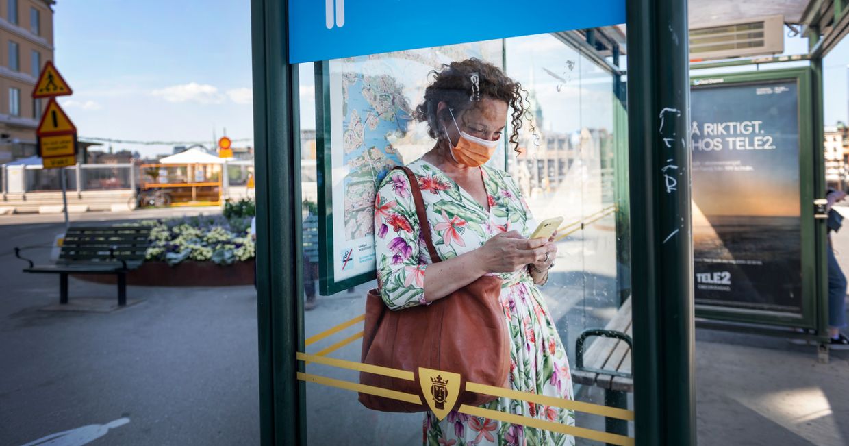 26 июня 2020. Девушка в маске в Стокгольме, Швеция