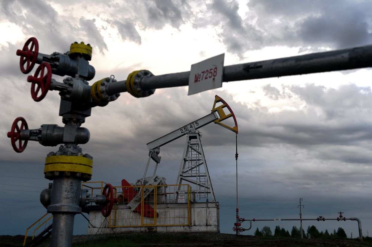 Работа нефтяных станков - качалок