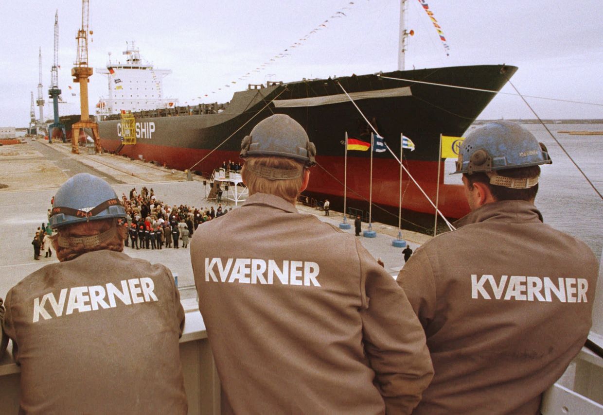 Сотрудники норвежской компании Kværner на верфи в Ростоке, Германия