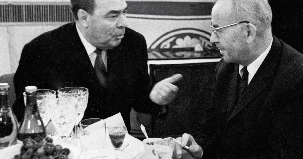Леонид Брежнев и Густав Гусак Леонид Брежнев и Густав Гусак