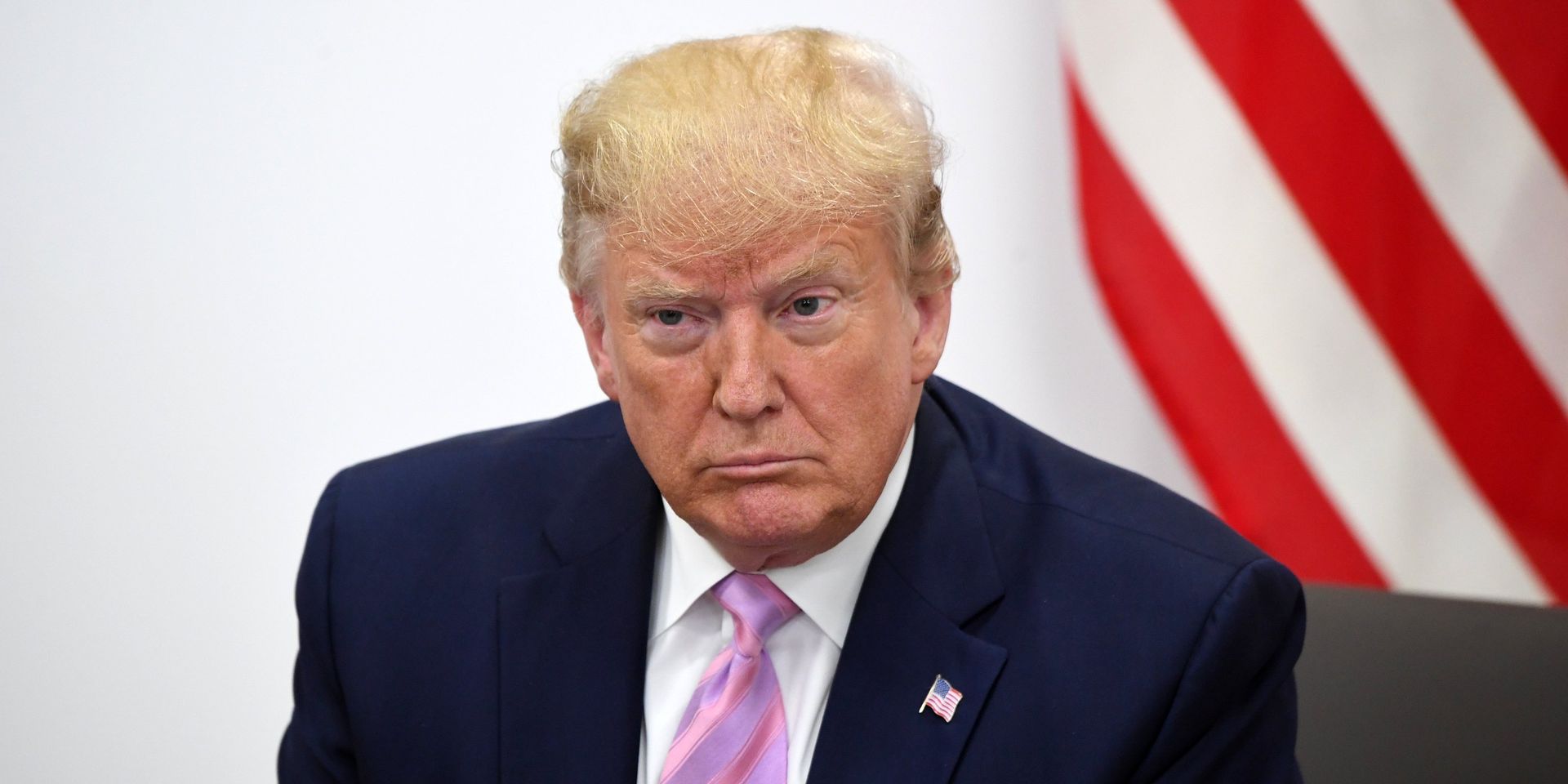 Президент США Дональд Трамп во время беседы с президентом РФ Владимиром Путиным на полях саммита Группы двадцати в Осаке - ИноСМИ, 1920, 02.10.2020