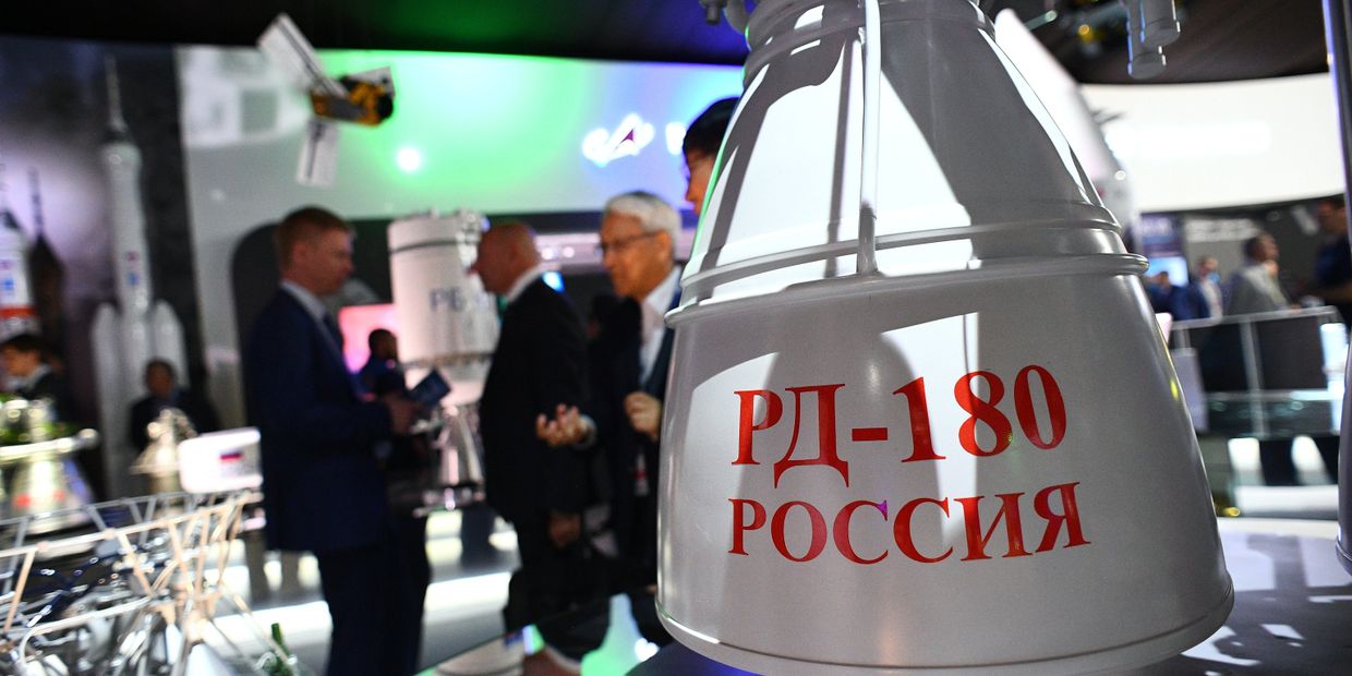 Российский двухкомпонентный жидкостный ракетный двигатель закрытого цикла РД-180 Российский двухкомпонентный жидкостный ракетный двигатель закрытого цикла РД-180