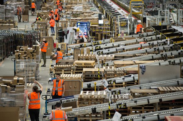 Работа склада Amazon.co.uk в Питерборо, Великобритания