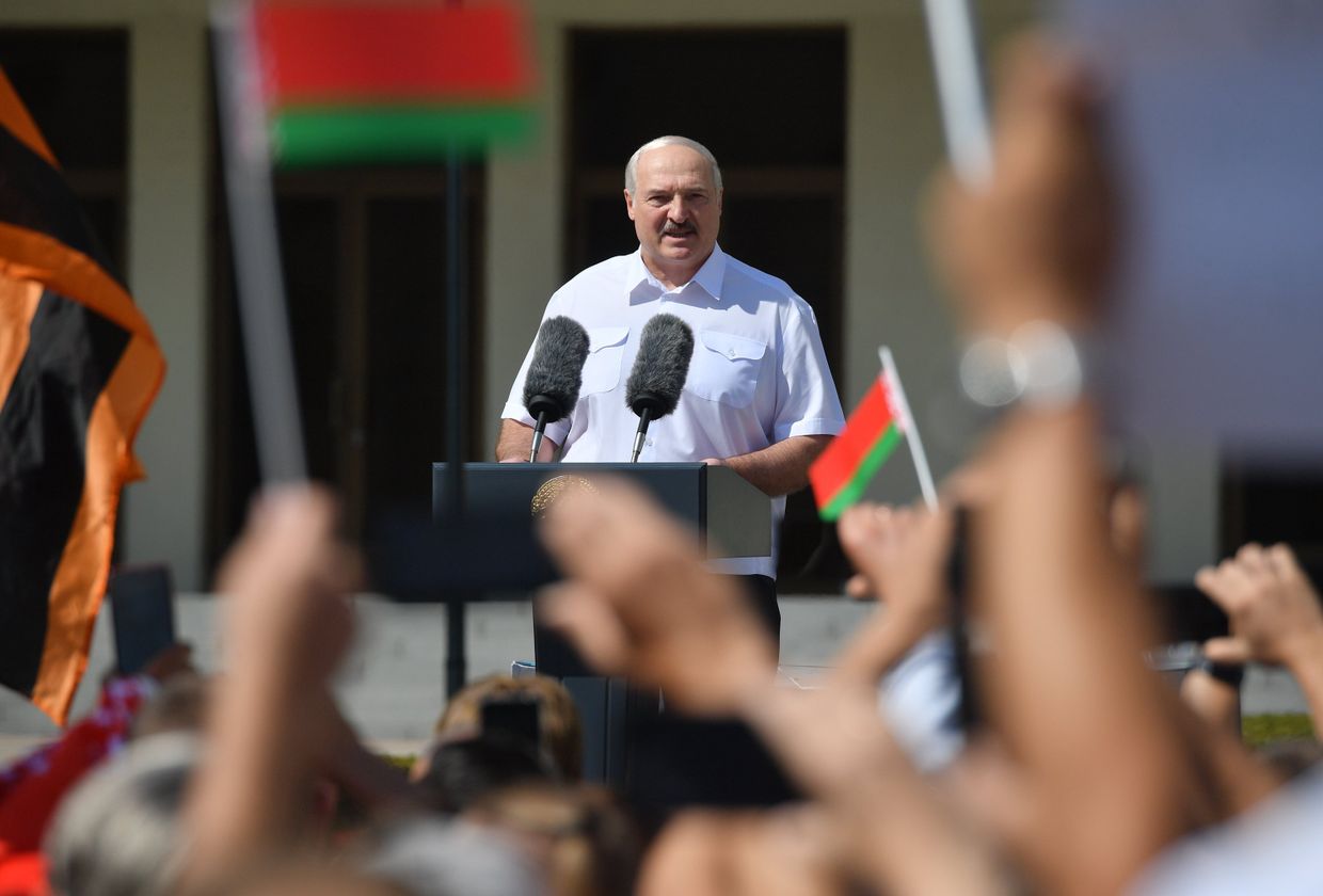 Митинг в поддержку действующего президента Белоруссии А. Лукашенко в Минске