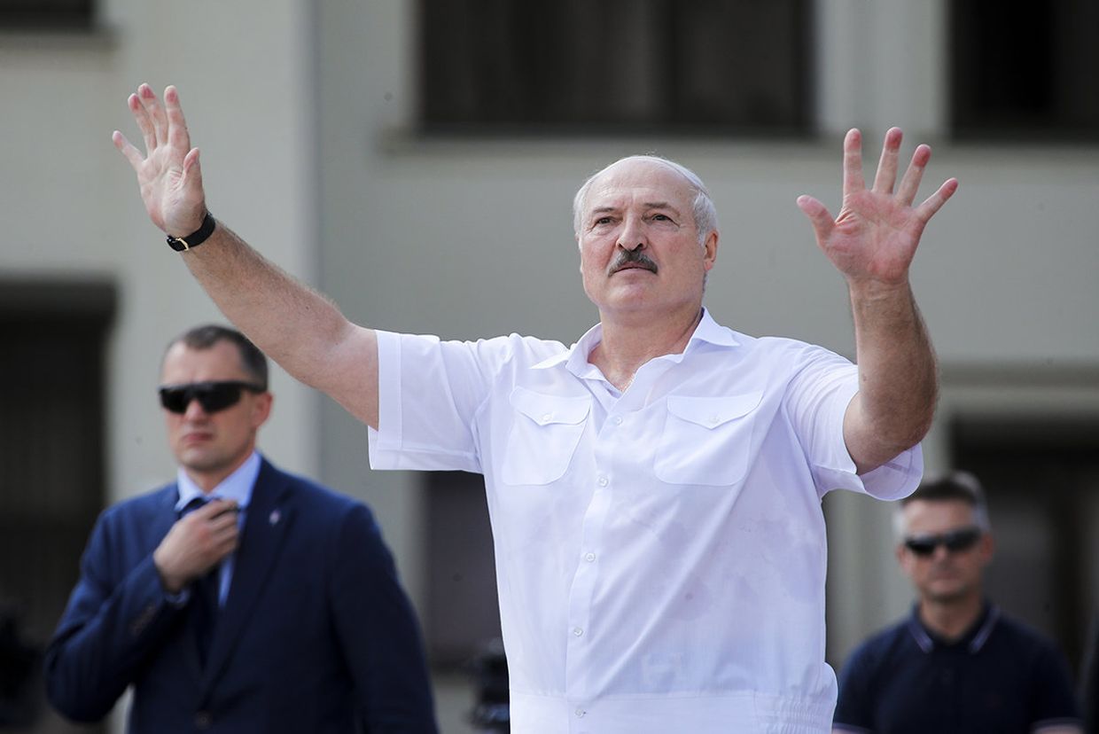 Президент Белоруссии Александр Лукашенко выступает на митинге