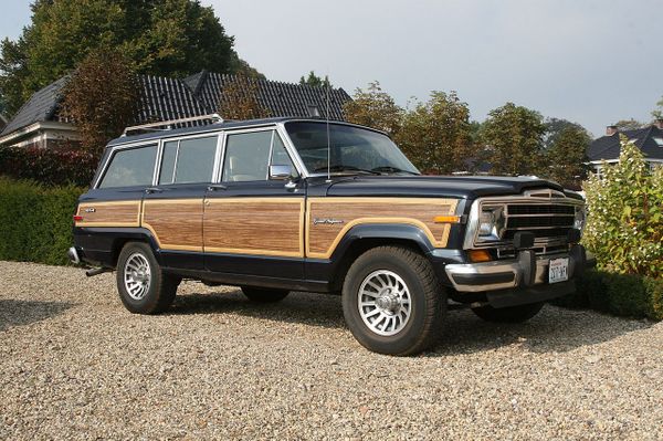 Jeep Grand Wagoneer