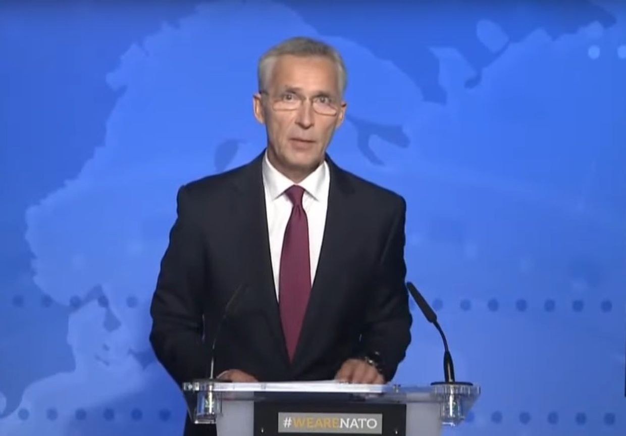 НАТО потребовала от России ответить на отравление Навального