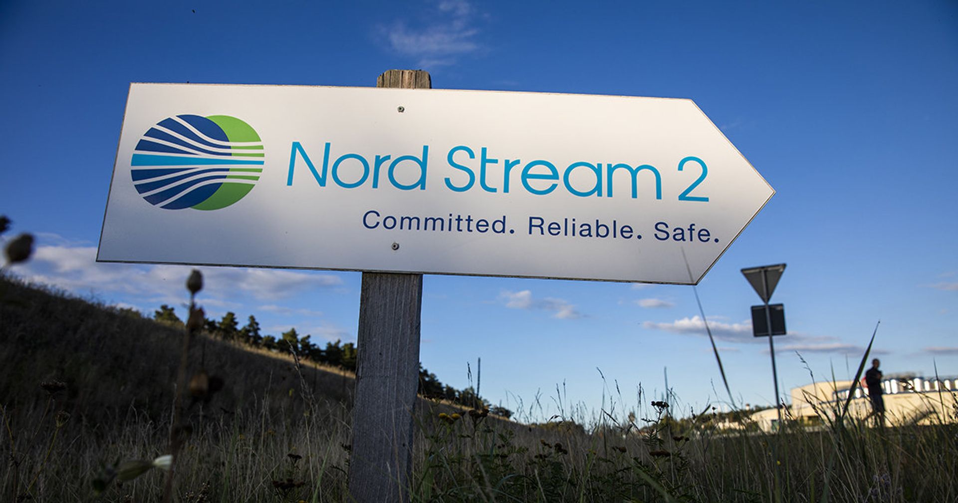 Указатель на Nord Stream 2 в Любмине, Германия Указатель на Nord Stream 2 в Любмине, Германия - ИноСМИ, 1920, 08.09.2020