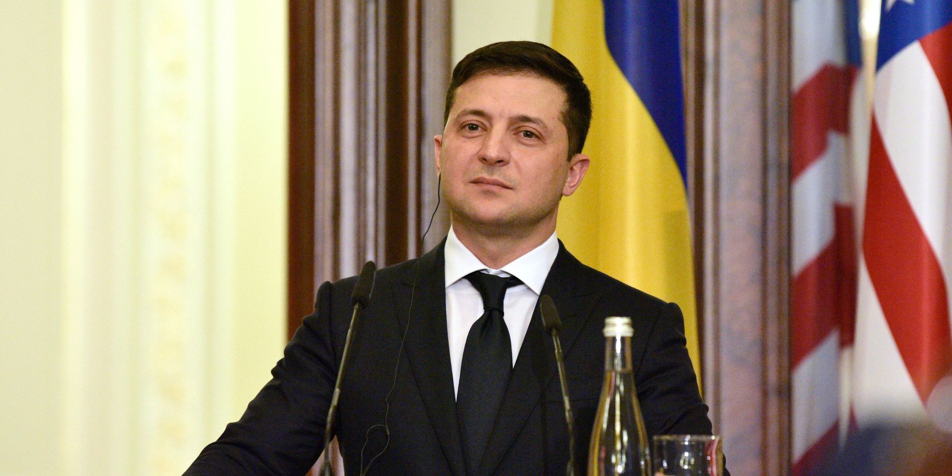 Президент Украины Владимир Зеленский на пресс-конференции по итогам встречи с госсекретарем США Майком Помпео в Киеве Президент Украины Владимир Зеленский на пресс-конференции по итогам встречи с госсекретарем США Майком Помпео в Киеве - ИноСМИ, 1920, 15.09.2020