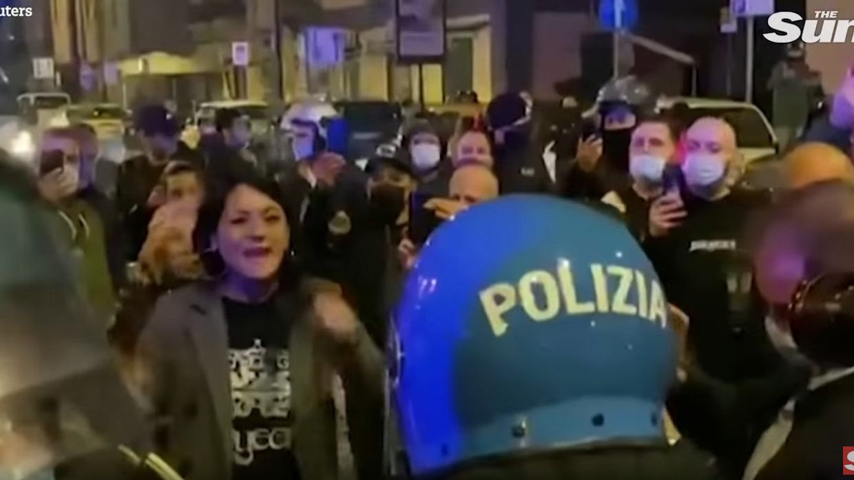 Столкновения протестующих с полицией в Риме и Неаполе
