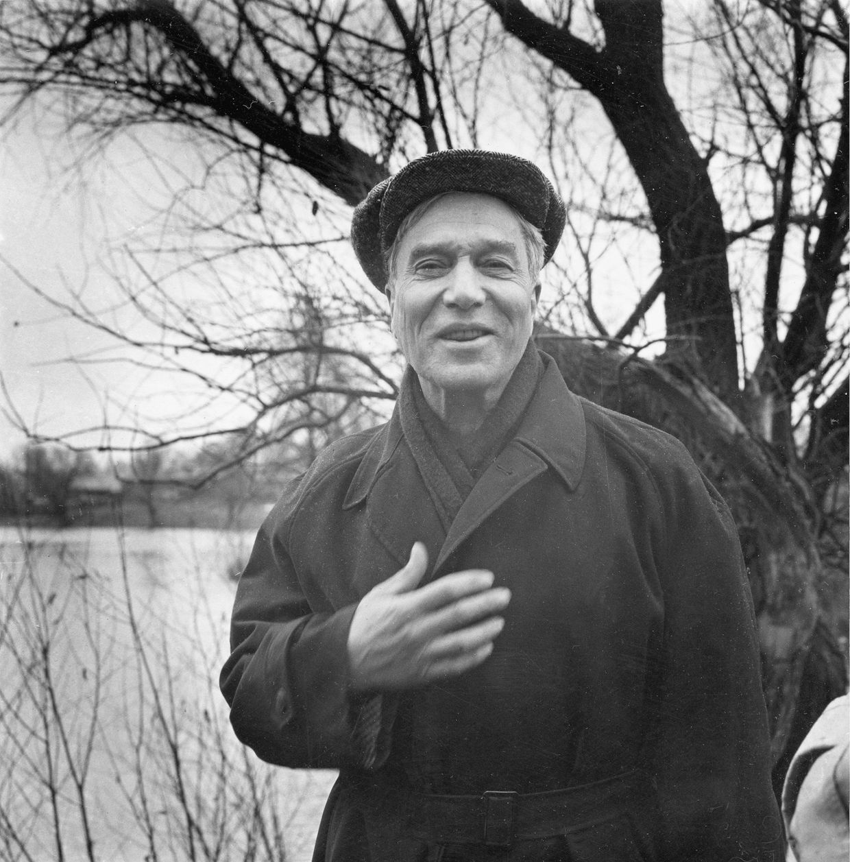23 октября 1958. Лауреат Нобелевской премии по литературе Борис Пастернак у дома в Подмосковье 23 октября 1958. Лауреат Нобелевской премии по литературе Борис Пастернак у дома в Подмосковье