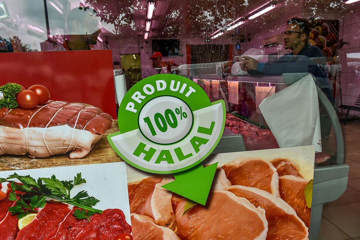 Халяльная продукция в одном из магазинов в Лилле, Франция