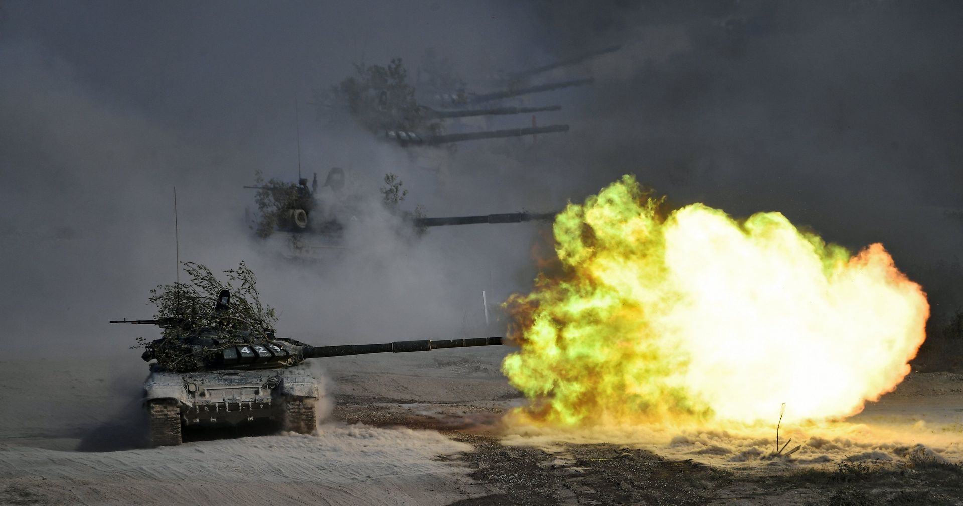 Танки Т-72 на военных учениях - ИноСМИ, 1920, 12.11.2021