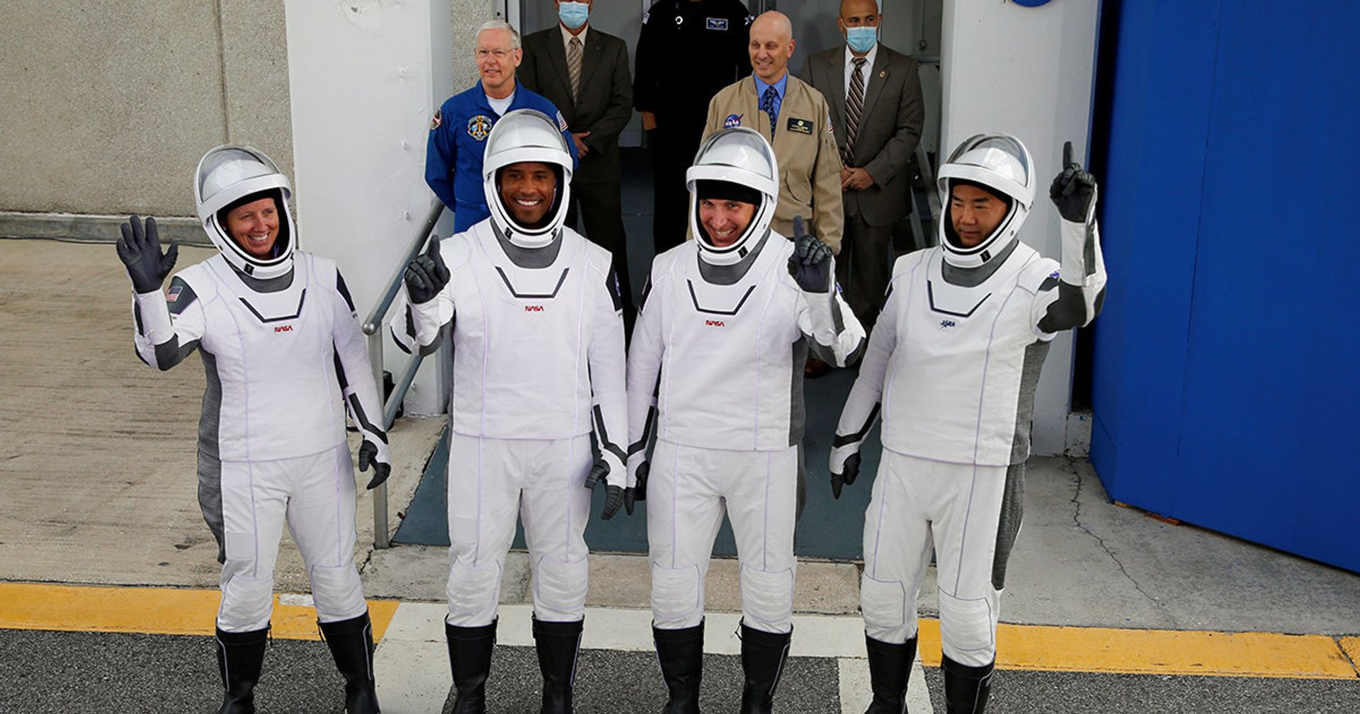 Экипаж SpaceX Falcon 9 в космическом центре Кеннеди на мысе Канаверал - ИноСМИ, 1920, 16.11.2020