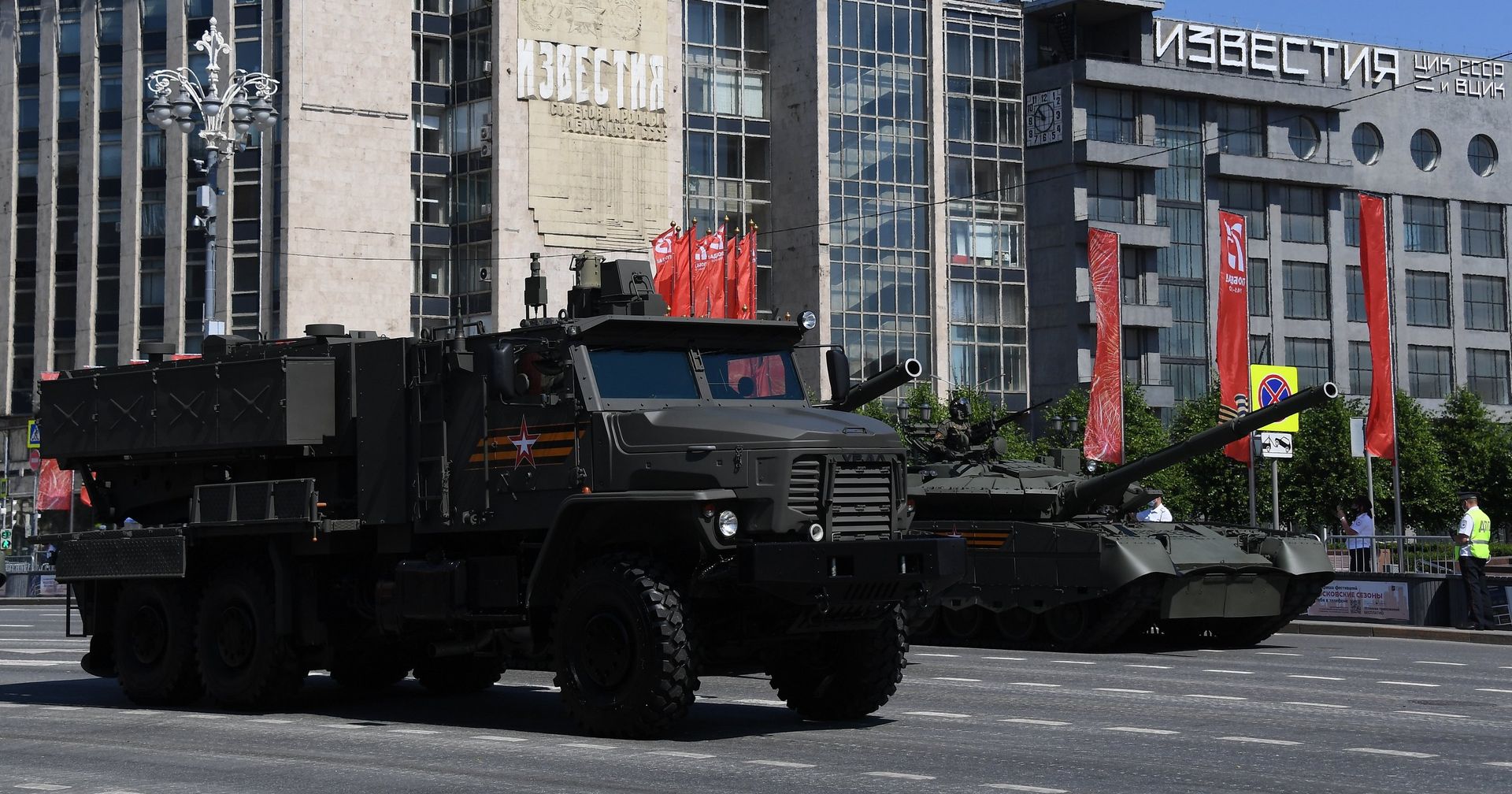 Военная техника на Тверской улице - ИноСМИ, 1920, 17.11.2020