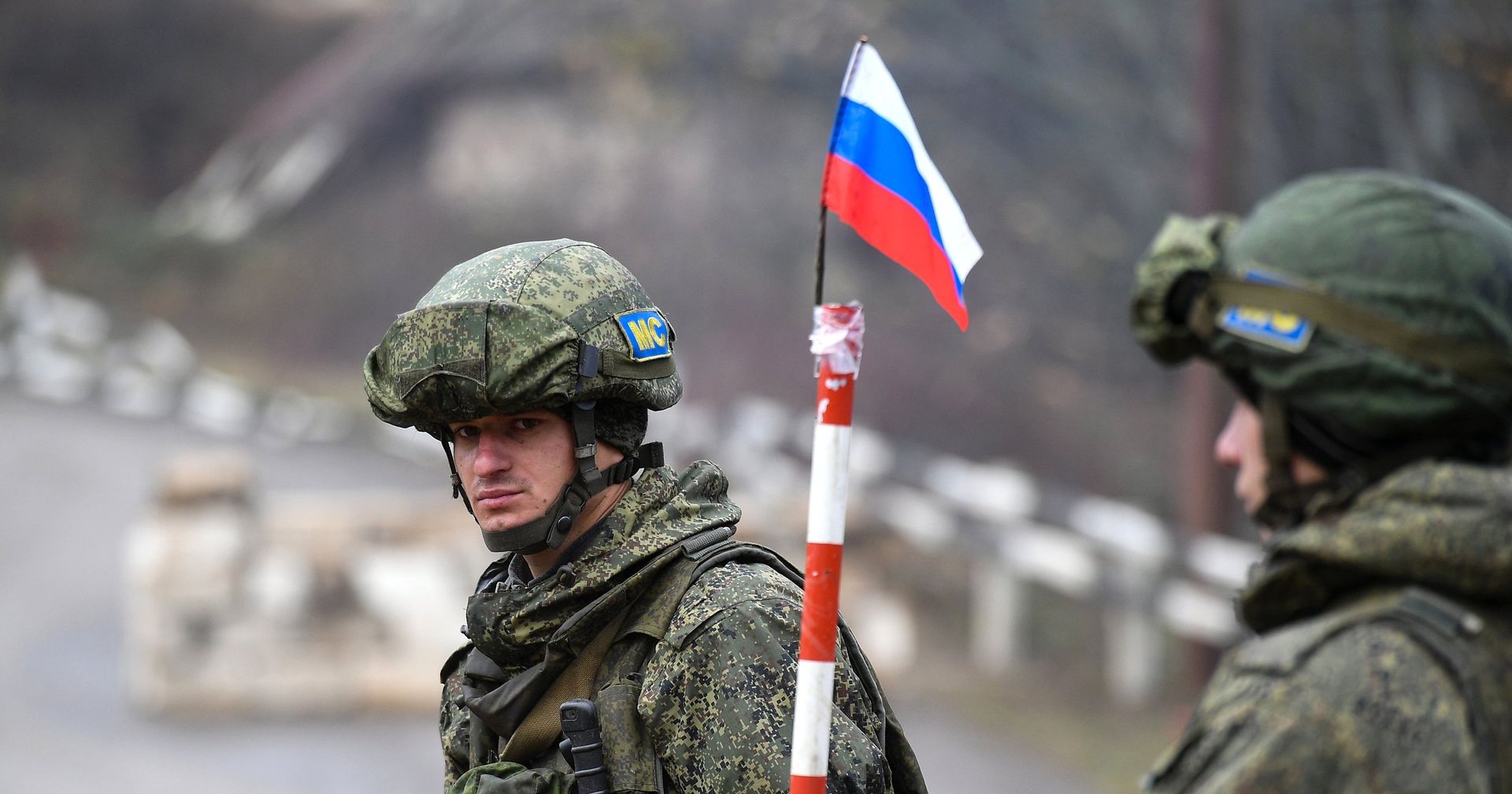 Российские миротворцы обеспечивают безопасность движения по Лачинскому коридору Российские миротворцы обеспечивают безопасность движения по Лачинскому коридору - ИноСМИ, 1920, 18.11.2020