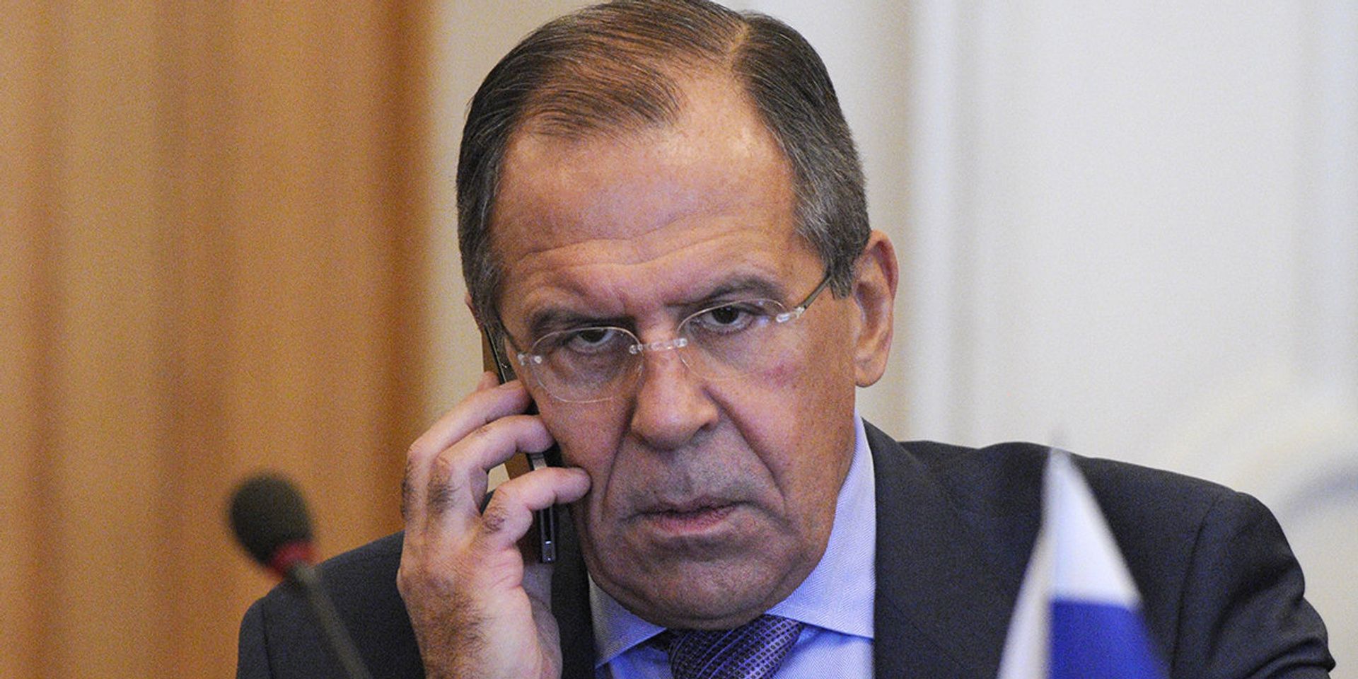 Министр иностранных дел России Сергей Лавров говорит по телефону - ИноСМИ, 1920, 19.11.2020