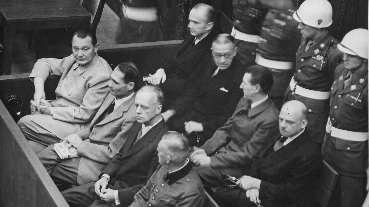 Нюрнбергский трибунал. Ответчики в своей ложе, примерно 1945-1946 год.