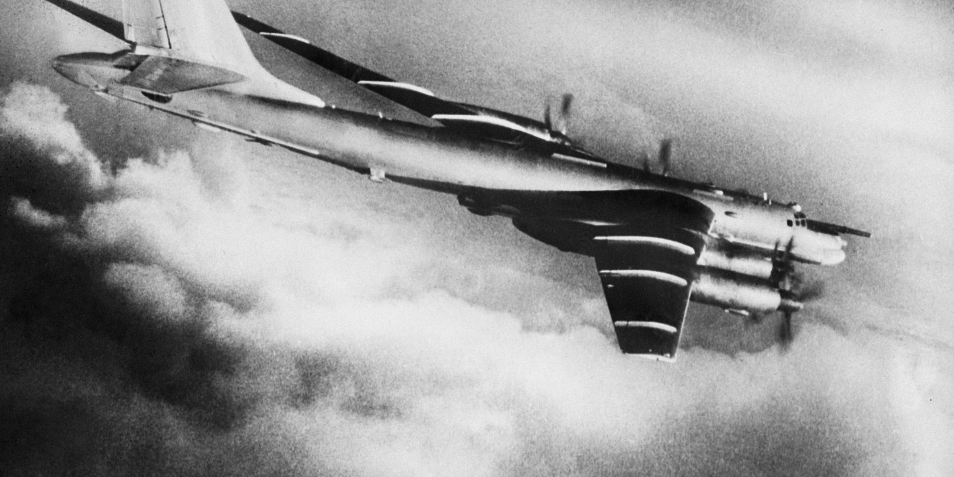 Стратегический бомбардировщик-ракетоносец ТУ-95 - ИноСМИ, 1920, 03.04.2022