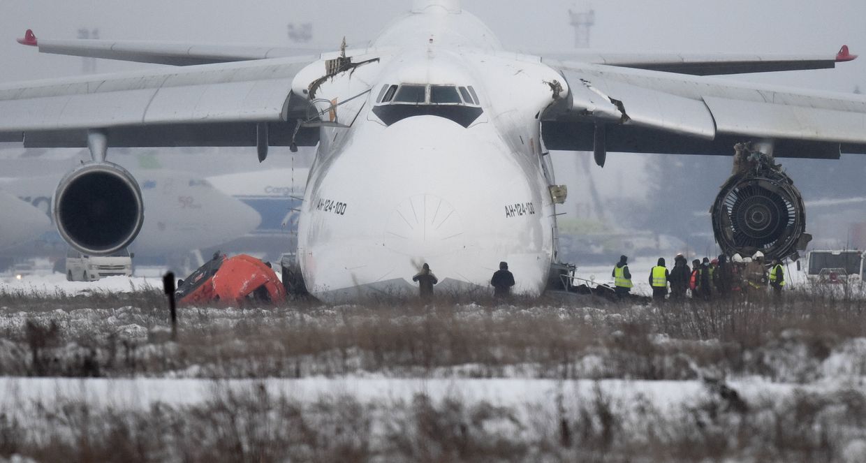 В Новосибирске из-за проблем с двигателем вынужденно сел Ан-124
