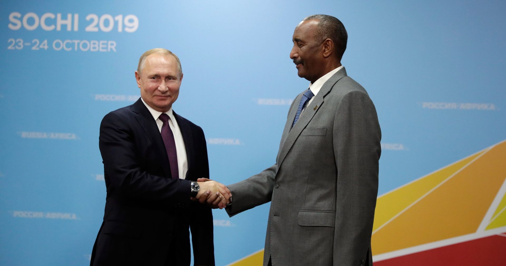 Президент РФ Владимир Путин и председатель Верховного (Суверенного) Совета Республики Судан Абдельфаттах Бурхан - ИноСМИ, 1920, 24.12.2020