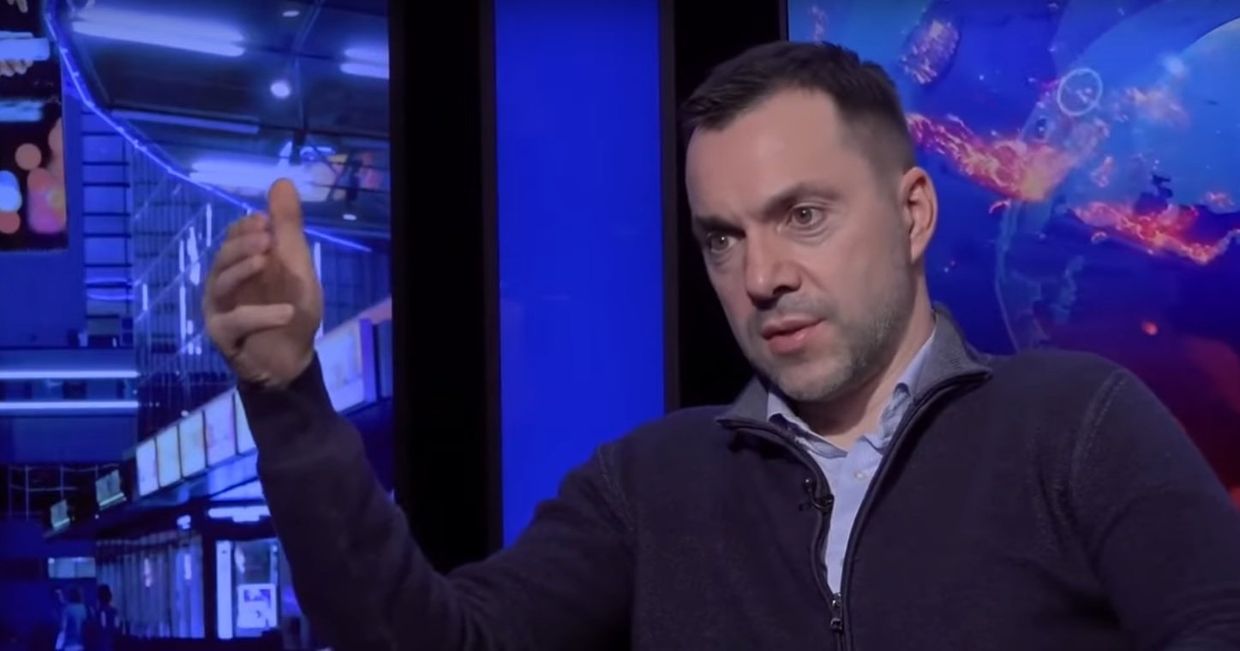 Алексей Арестович: Украина дает России «золотой мост», чтобы уйти из Донбасса