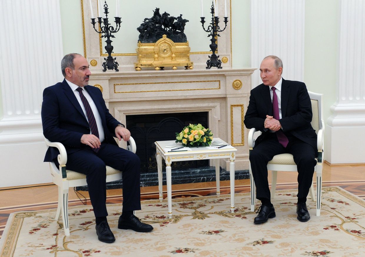 Президент РФ В. Путин провел встречу с премьер-министром Армении Н. Пашиняном