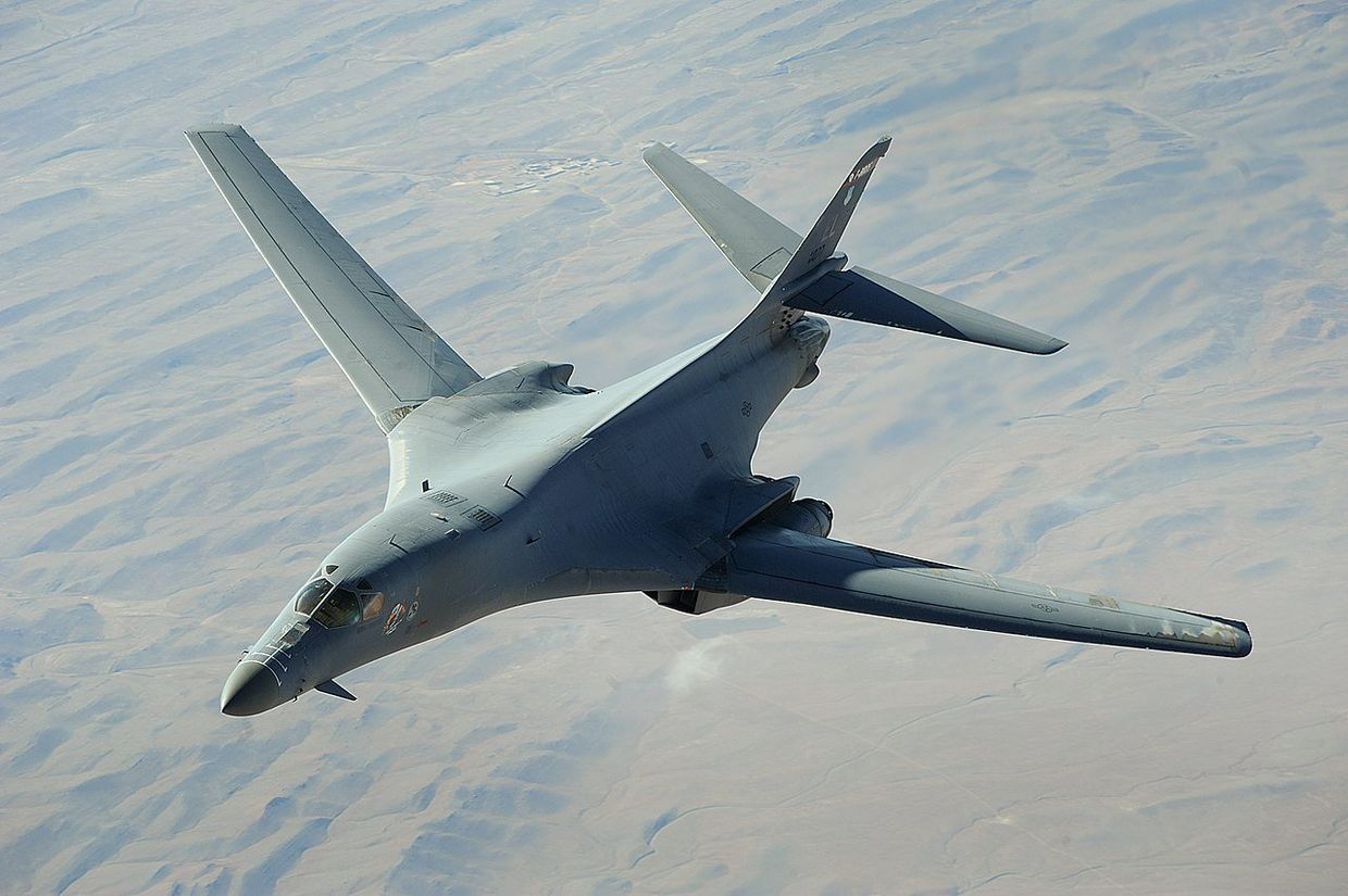 Американский сверхзвуковой стратегический бомбардировщик Rockwell B-1 Lancer