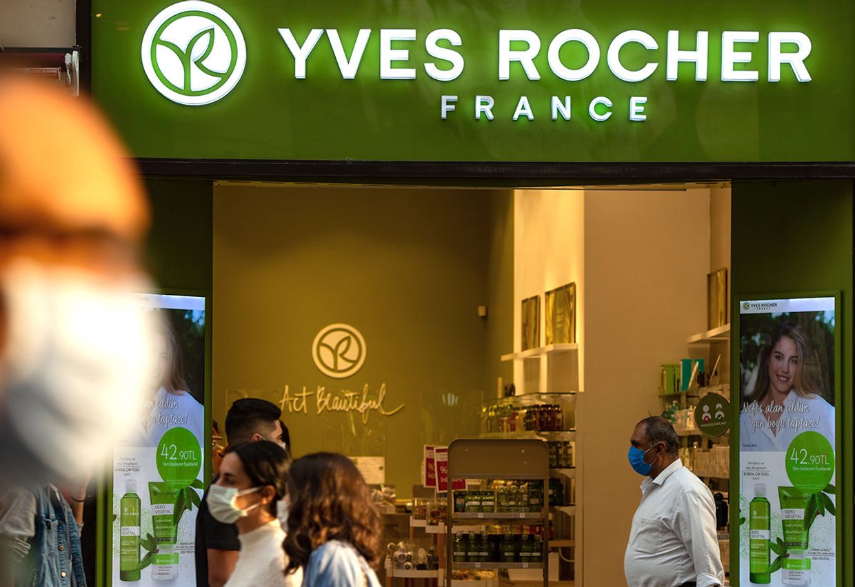 Витрина магазина Yves Rocher