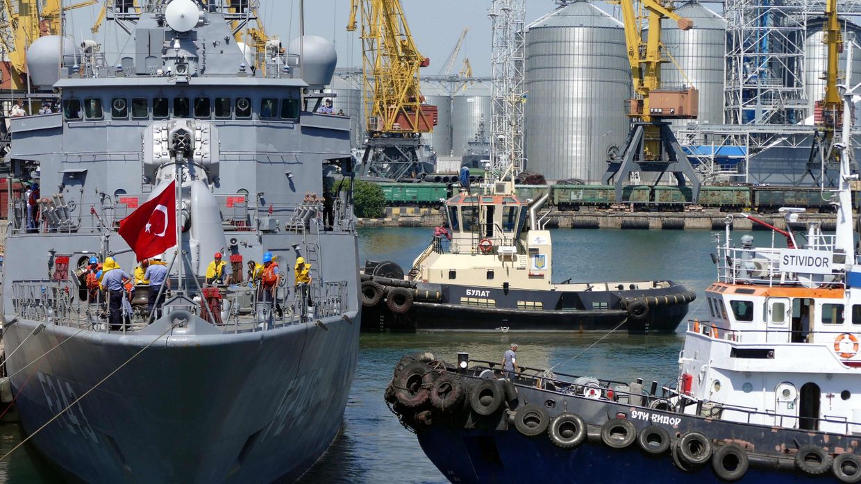 Эскадра НАТО в составе пяти кораблей зашла в Одессу. Фрегат «Йлдирим» ВМС Турции Эскадра НАТО в составе пяти кораблей зашла в Одессу. Фрегат «Йлдирим» ВМС Турции