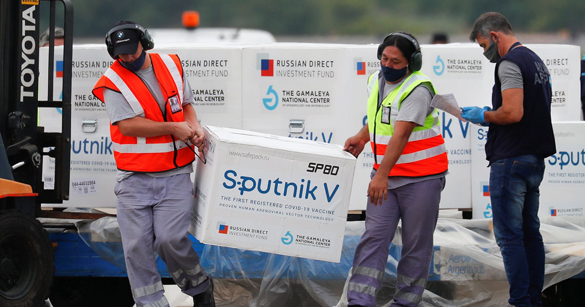 Партия вакцины Sputnik V в международном аэропорту в Буэнос-Айресе, Аргентина - ИноСМИ, 1920, 19.02.2021