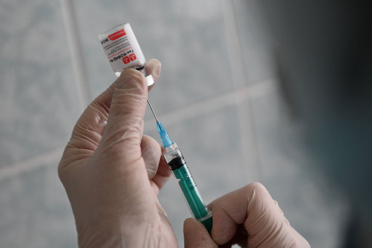 Вакцинация против COVID-19