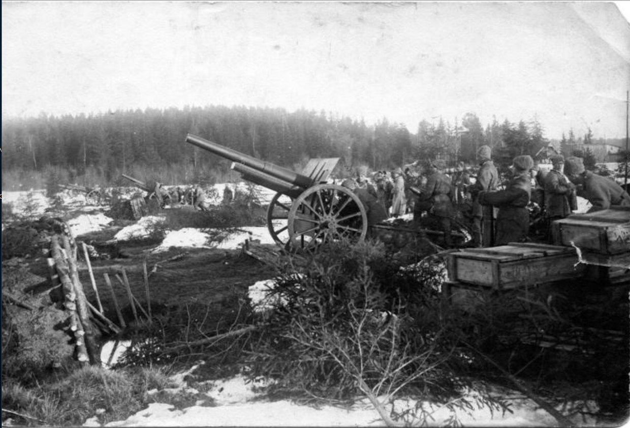 Обстрел кронштадтских фортов курсовой батареей. Кронштадт. 1921 год