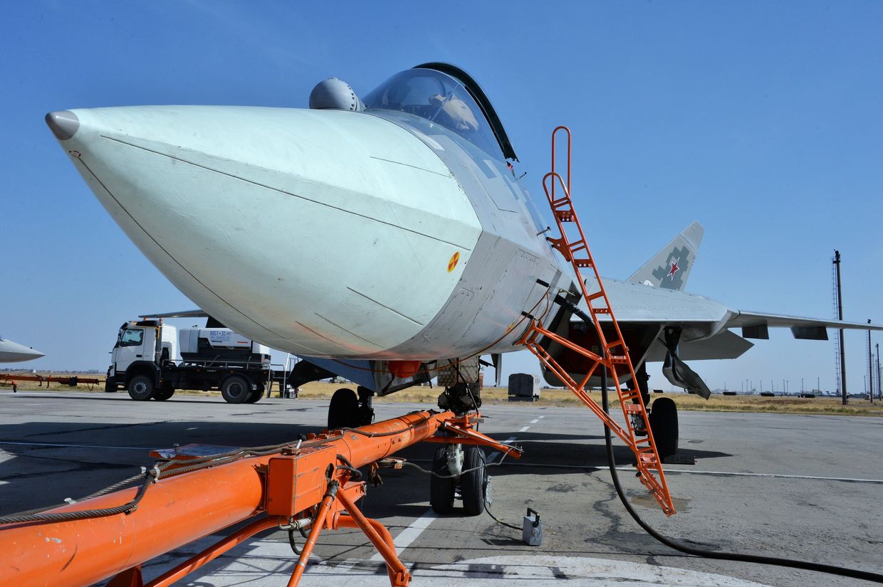 Многофункциональный истребитель пятого поколения Су-57