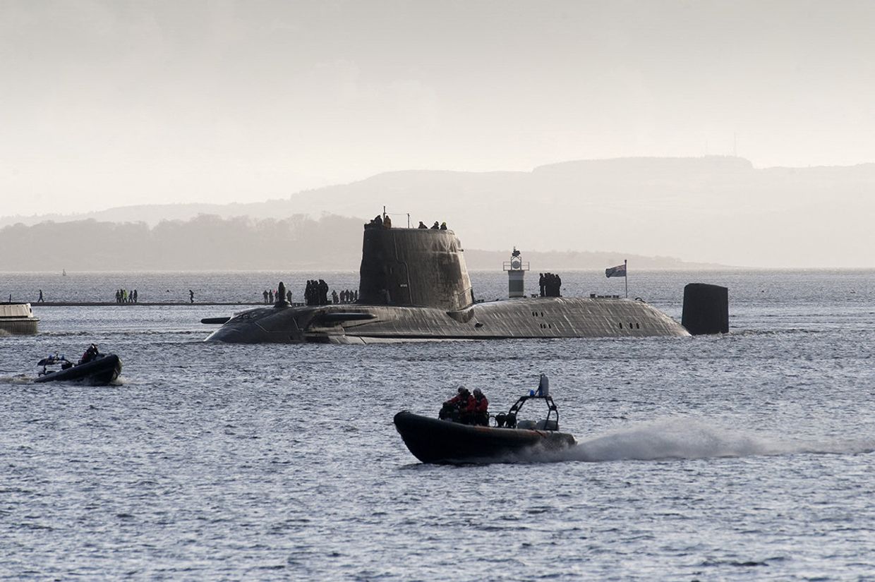 Британская атомная подлодка HMS Astute в заливе Ферт-оф-Сайлд