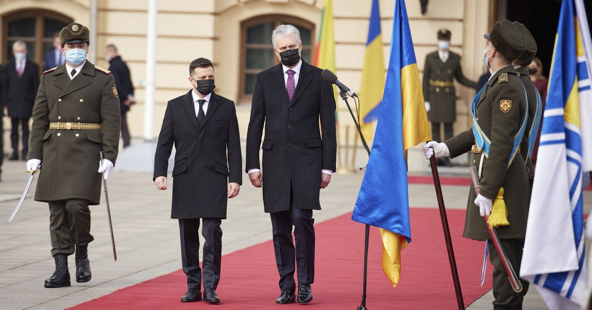 Президент Украины Владимир Зеленский и президент Литвы Гитанас Науседа во время церемонии в Киеве - ИноСМИ, 1920, 11.05.2021