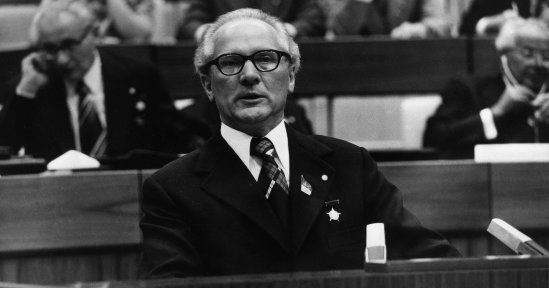 IX съезд Социалистической Единой Партии Германии. 18-22 мая 1976 года. Выступает первый секретарь Центрального комитета СЕПГ Эрих Хонеккер - ИноСМИ, 1920, 23.03.2021