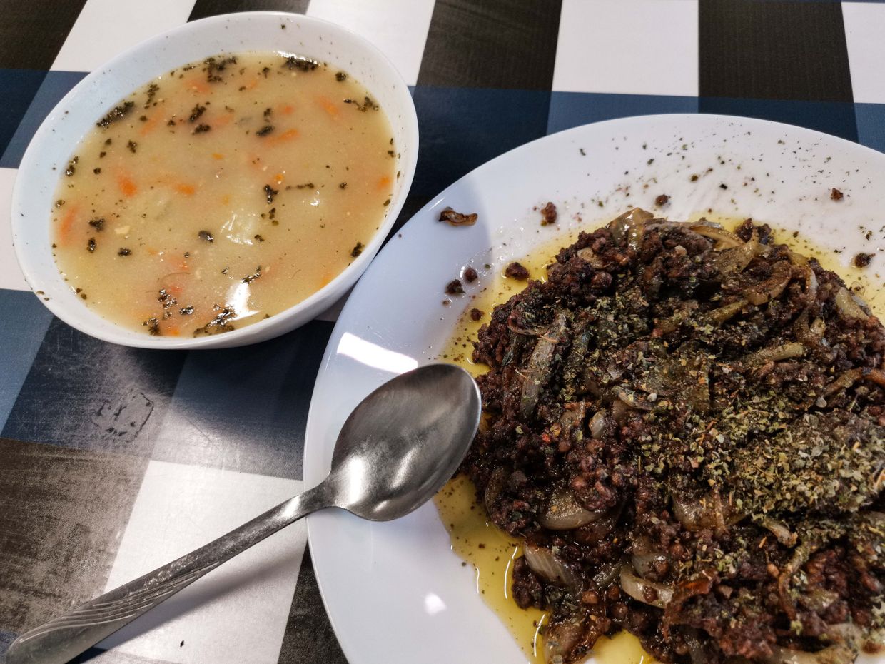 Польские блюда журек и кашанка с луком