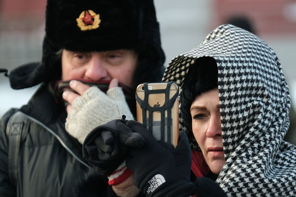 Туристы на Красной площади в Москве