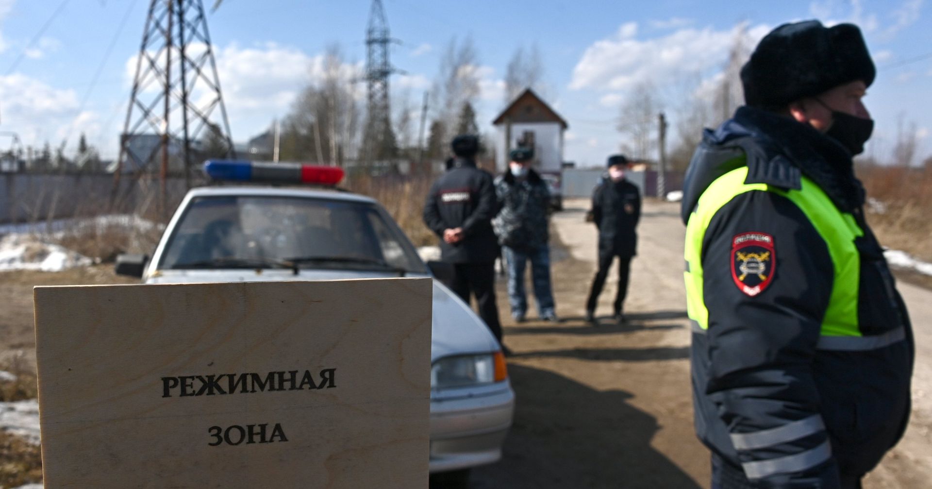Сотрудники правоохранительных органов у исправительной колонии № 2 в городе Покрове Владимирской области - ИноСМИ, 1920, 09.04.2021