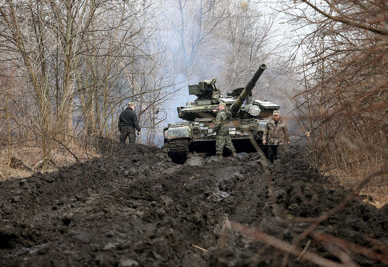Украинские военнослужащие под Лисичанском в Луганской области