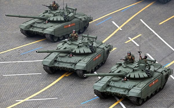 Военный парад в честь 76-й годовщины Победы