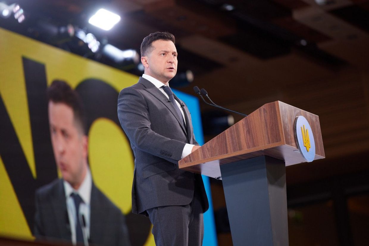 Президент Украины Владимир Зеленский выступает на Всеукраинском форуме «Украина 30»