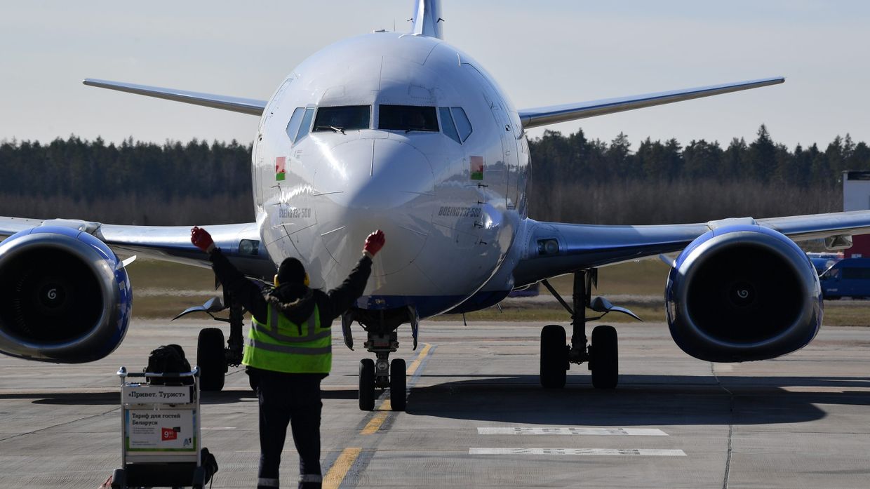 Самолет Boeing 737-500 белорусской авиакомпании Белавиа