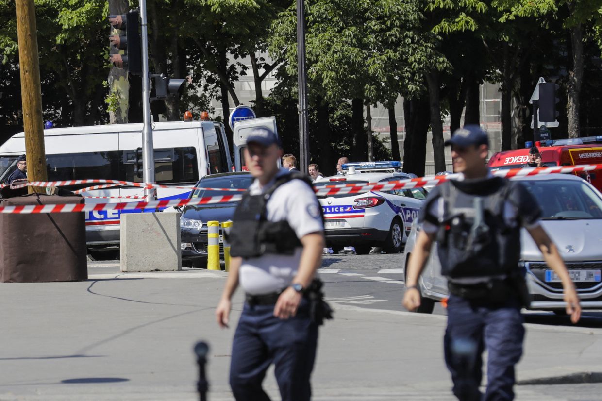 Полиция в Париже